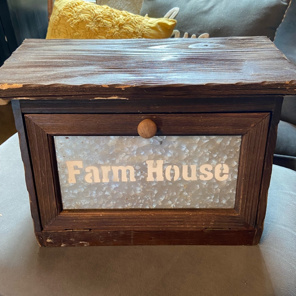 Farmhouse breadbox kitchen storage